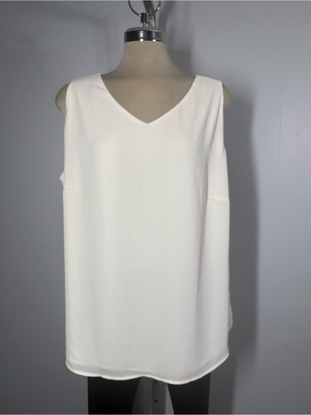 TanJay White V-Neck Sleeveless Camisole